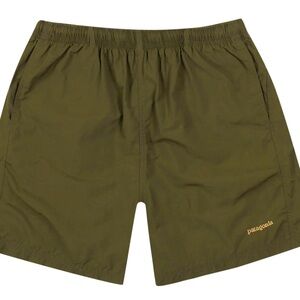 I am selling a pair of vintage Patagonia baggies, they are a medium